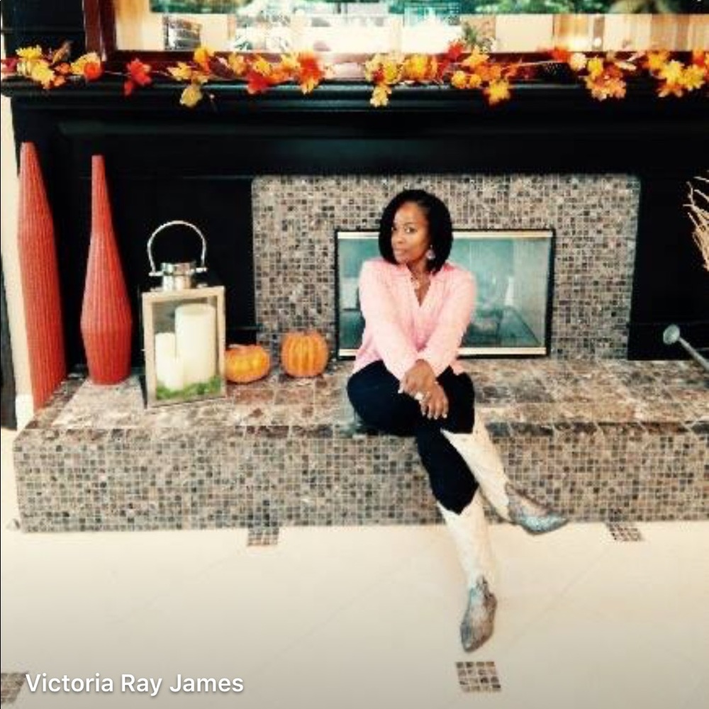 Meet your Posher, Victoria